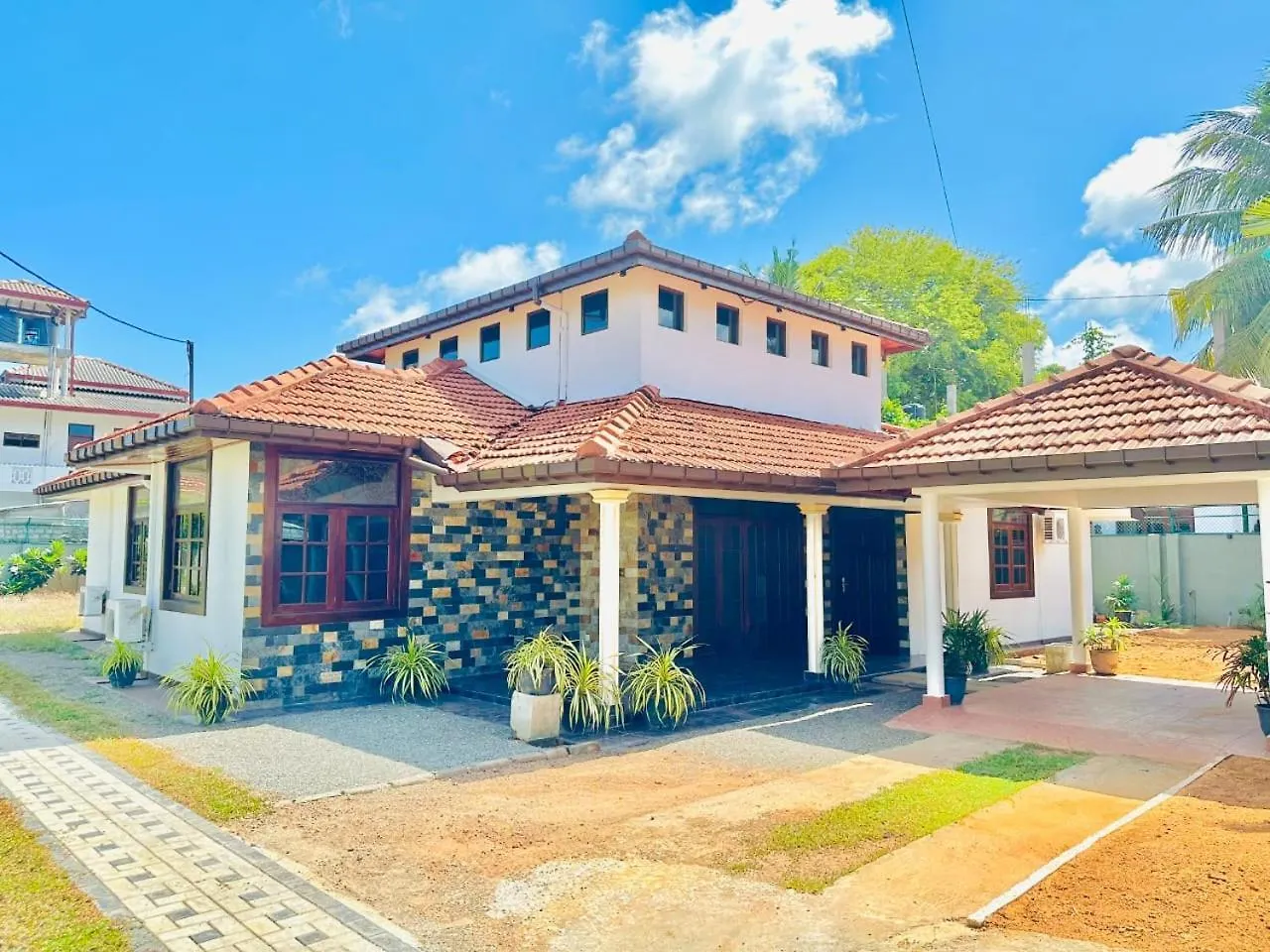 Επικοινωνία με το Diamond Dreams Residencies