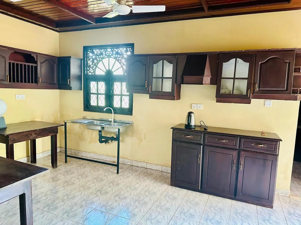 בית הארחה מלון נגומבו Diamond Dreams Residencies